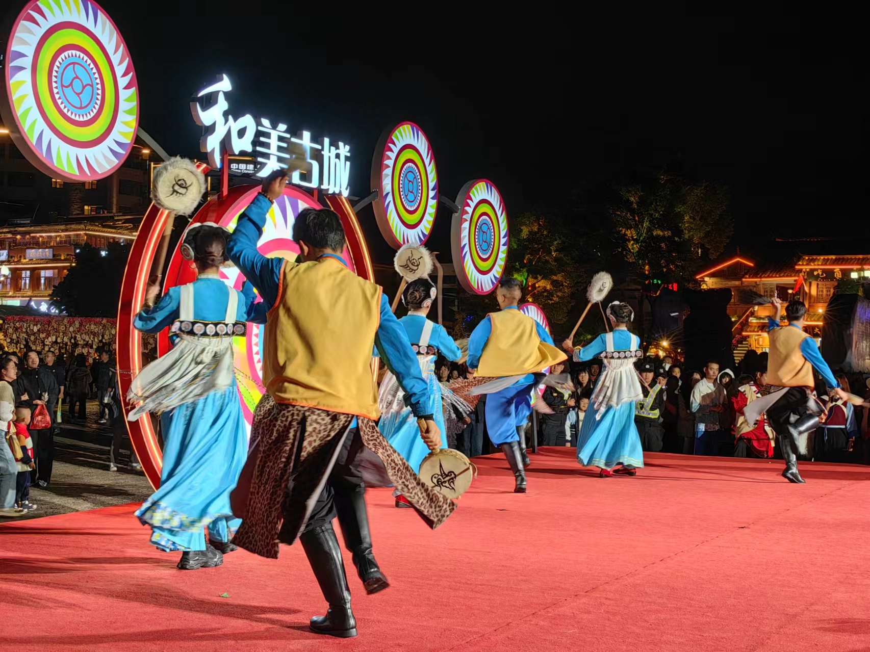 这个国庆，让我们一起来丽江古城民族歌舞大联欢03.jpg