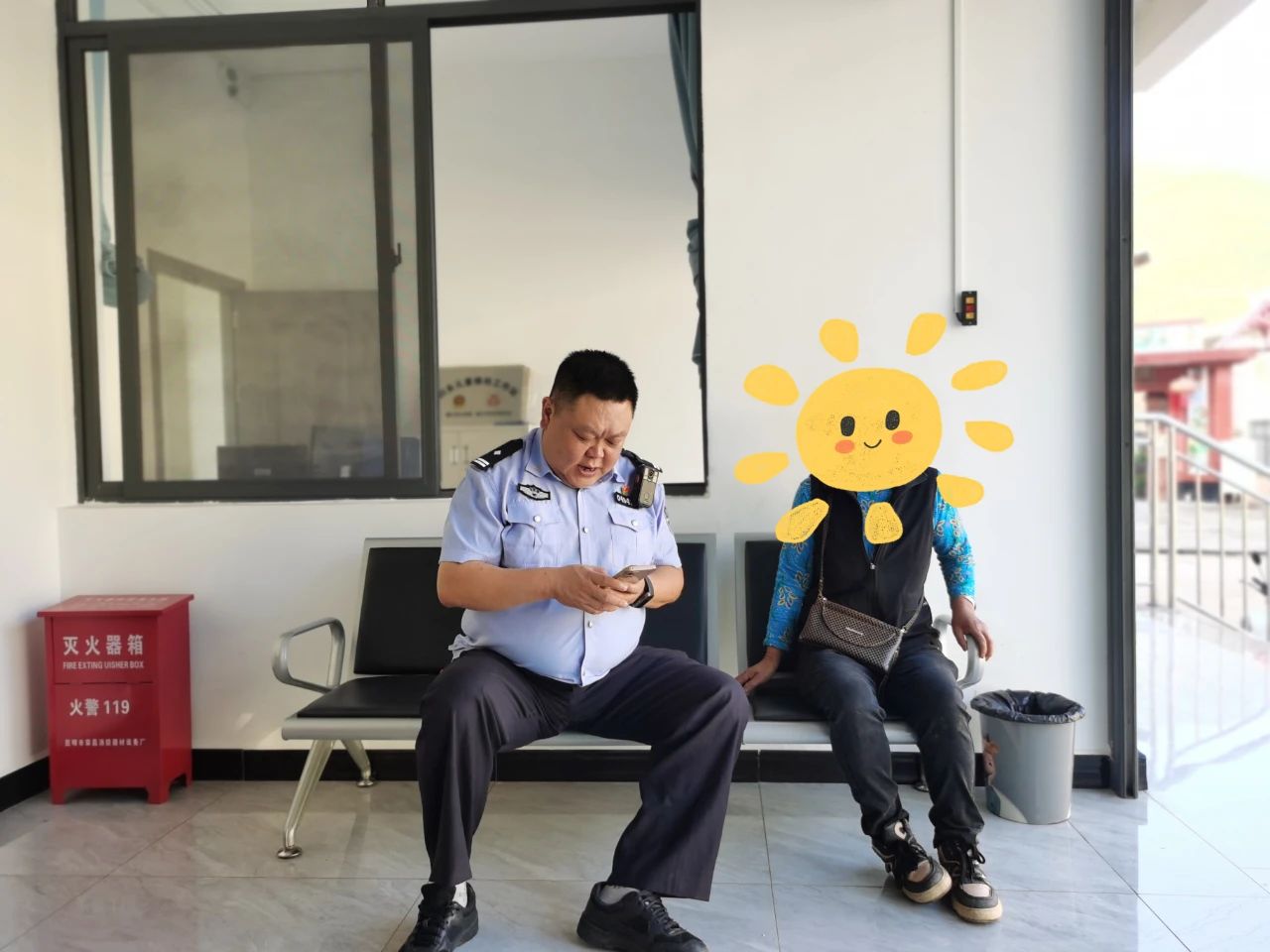 熊孩子网游“一掷千金” 民警全力挽损2.jpg