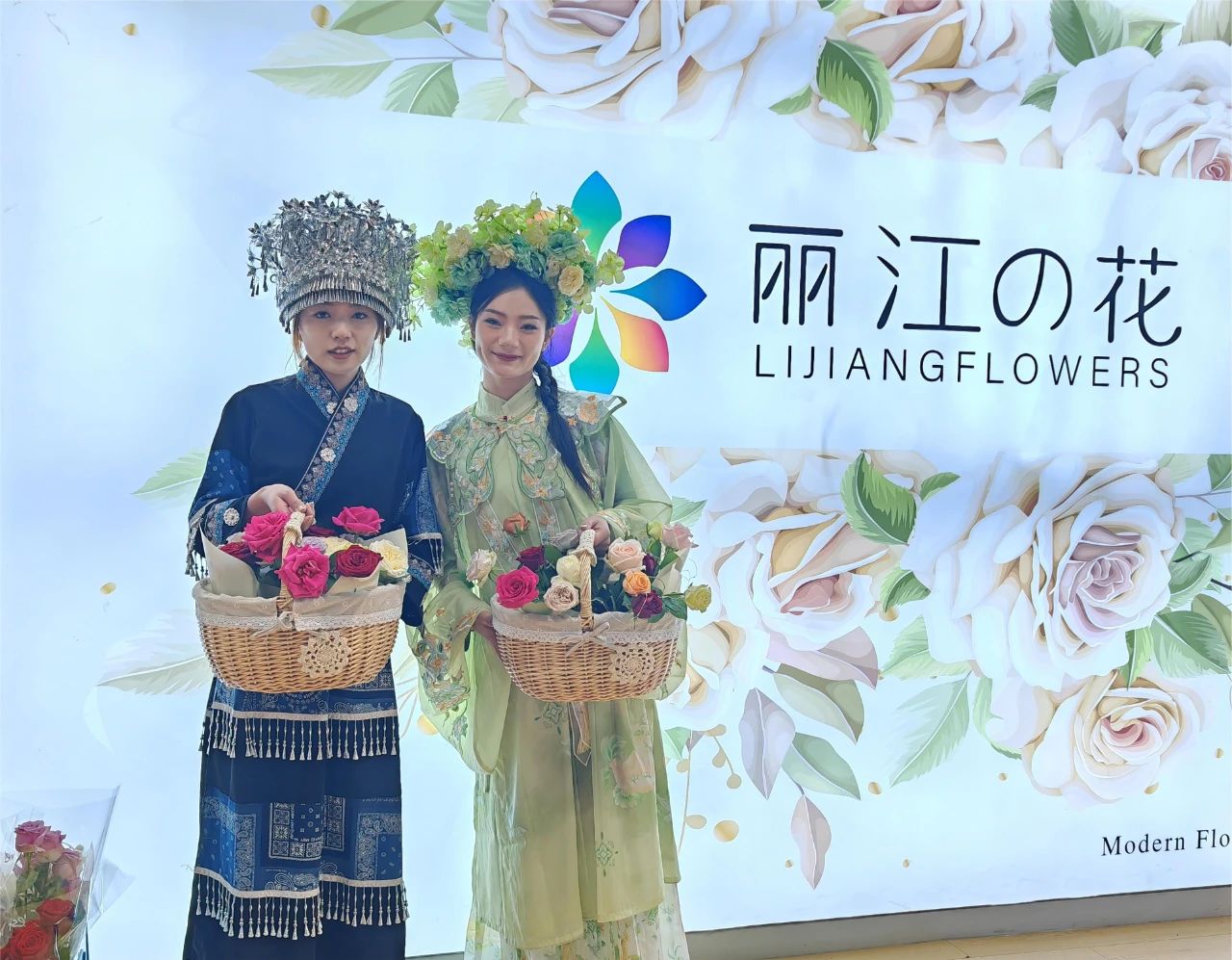 丽江现代花卉产业园区迎来超500人大型旅游团，“花卉 旅游”成新亮点03.jpg