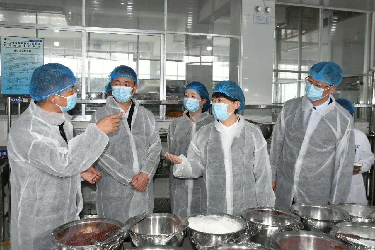 浦虹调研检查校园安全工作时强调：抓实校园食品安全工作 坚决守牢校园安全底线01.jpg