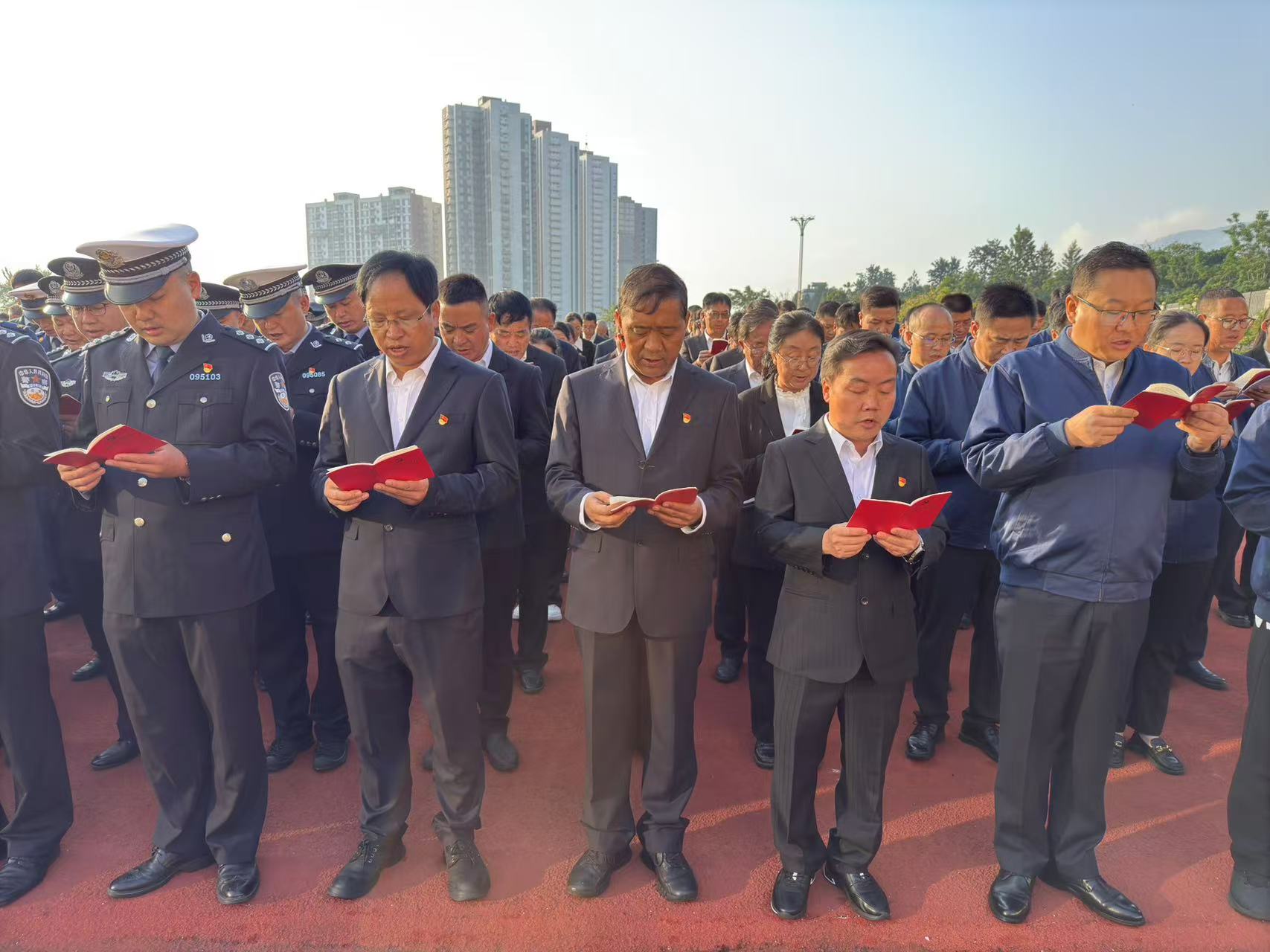 传承红色基因  华坪女高党性教育砺心志铸党魂 (3).jpg