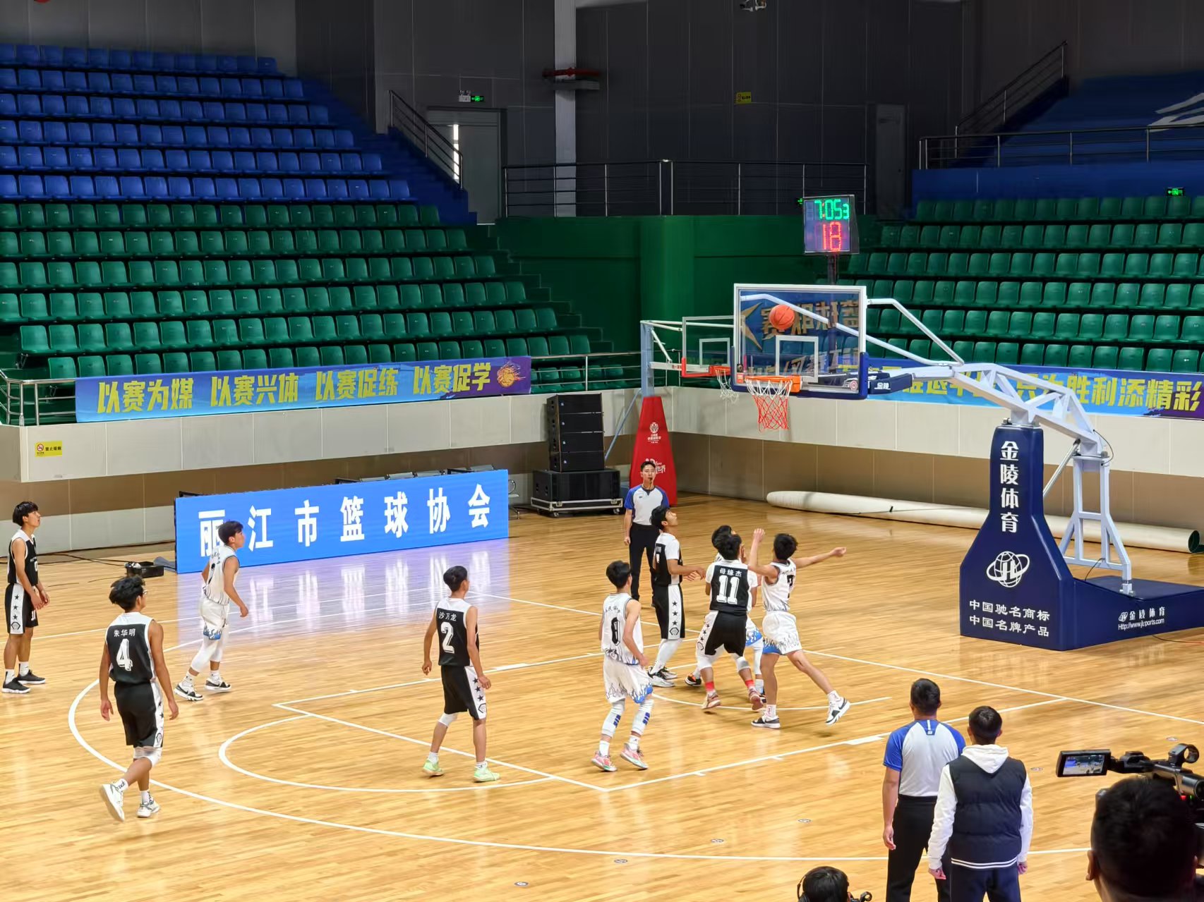 2024年丽江市首届青少年校园篮球联赛圆满闭幕 宁蒗县民族中学夺得高中男子组冠军 (5).jpg