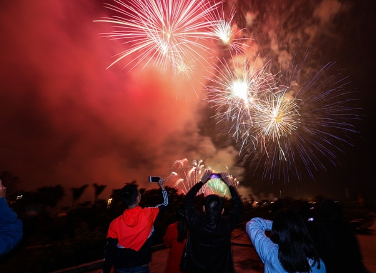 今年春节，多地明确可燃放烟花爆竹！会有更多城市放开吗2.jpeg