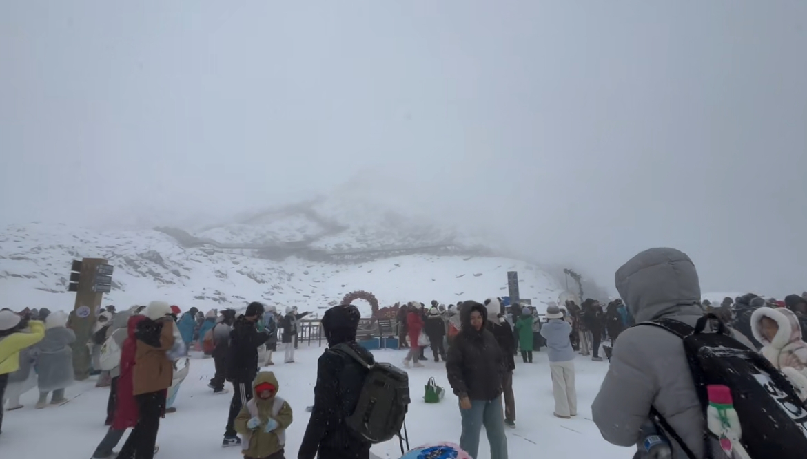 丽江迎来2025年初雪 (1).png