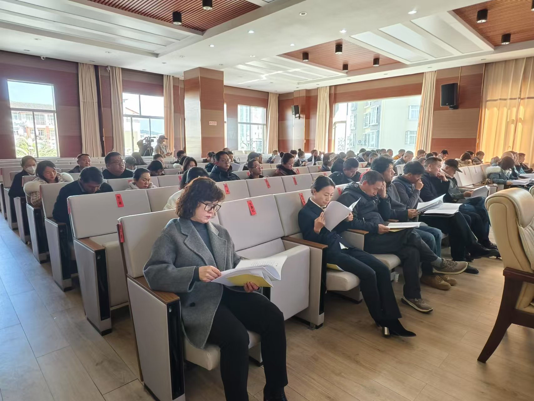 丽江市旅游协会六届三次理事（会员代表）会暨2024年度工作会议召开 (2).jpg