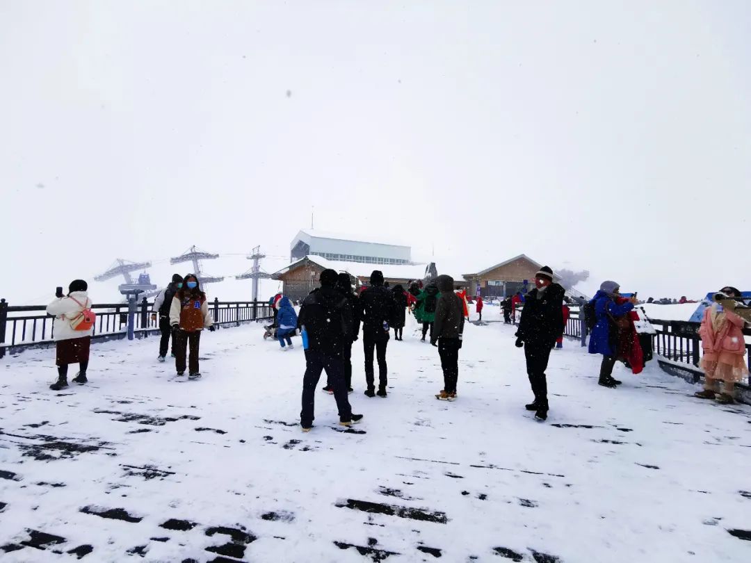 通知!1月28日，玉龙雪山景区局部恢复对外开放.jpg