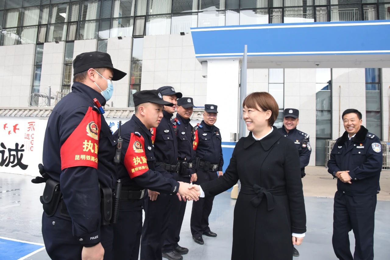 市四套班子领导开展春节走访慰问活动 (1).jpg