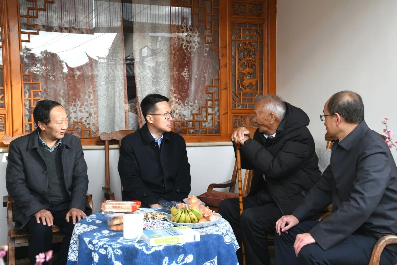 市四套班子领导开展春节走访慰问活动 (4).jpg