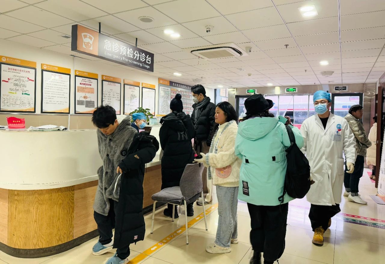 除夕夜，他们在 “医”线坚守！2.jpg