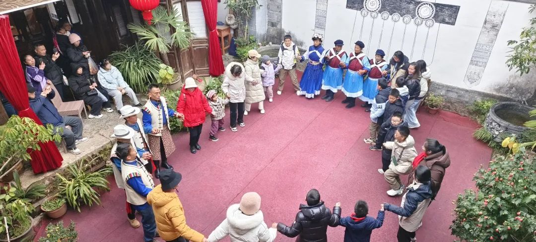 春节假日，游客在丽江古城尽享文化院落游1.jpg