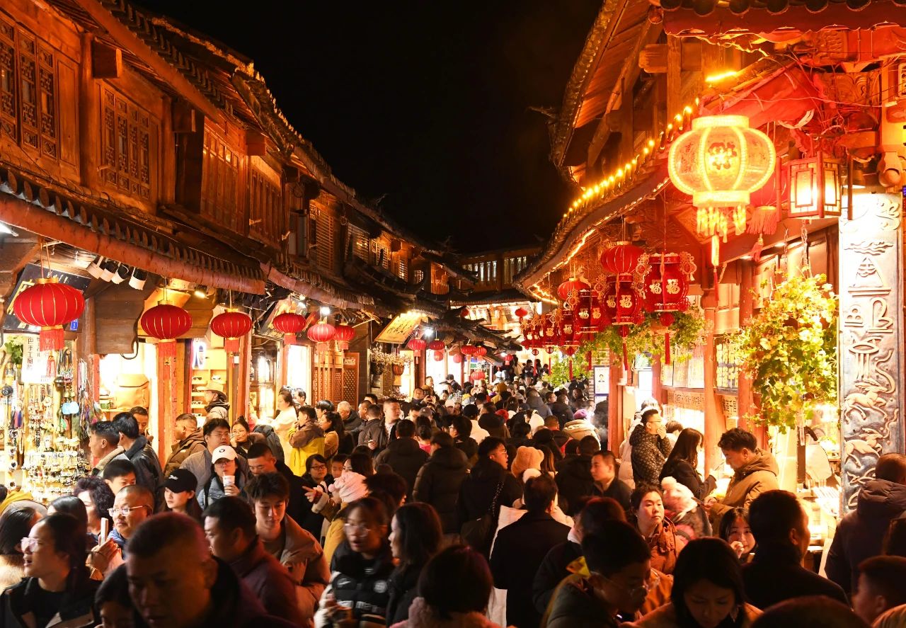 丽江古城春节夜游指南：灯火流光中，感受纳西风情与千年古韵1.jpg