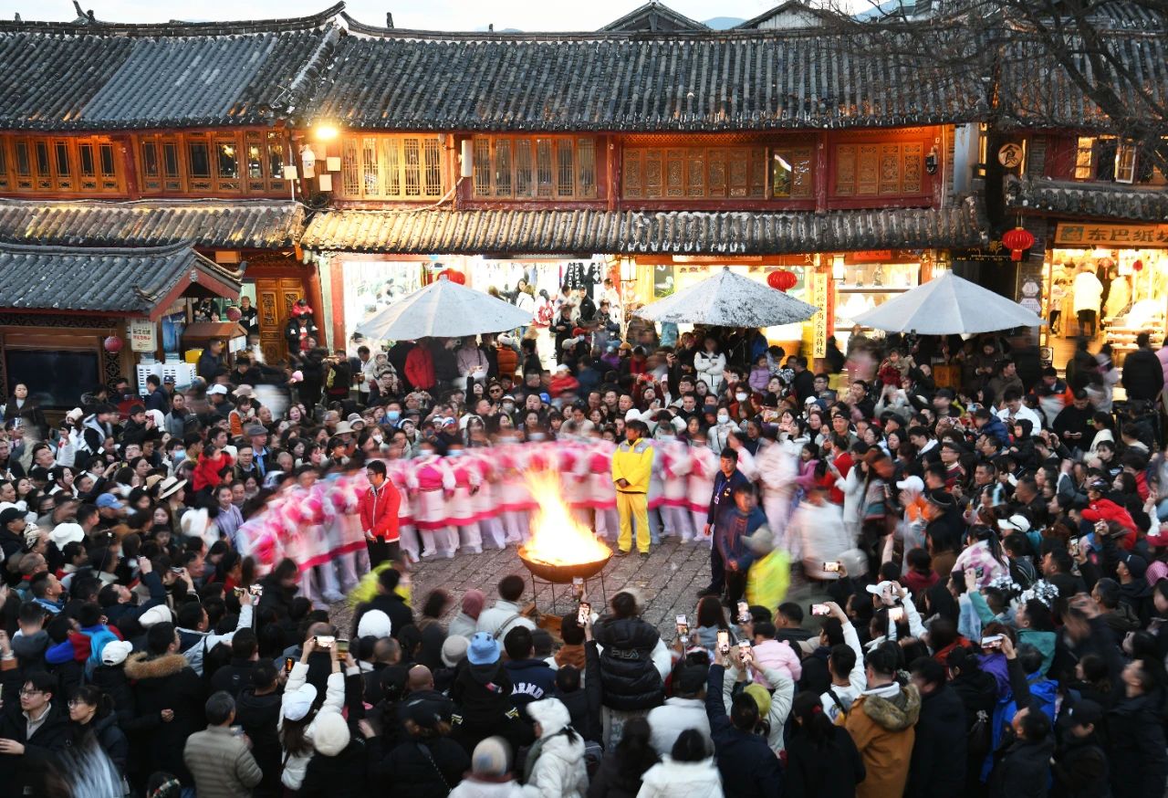 丽江古城春节夜游指南：灯火流光中，感受纳西风情与千年古韵2.jpg