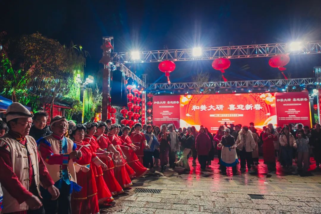 新春狂欢！近100万旅客在丽江古城过大年4.jpg