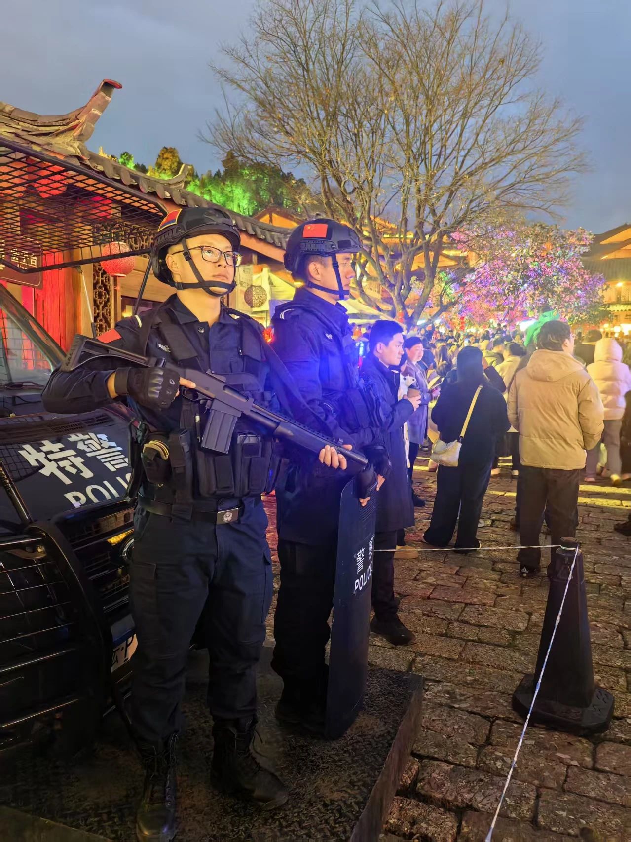 守护万家灯火 尽显平安底色——丽江公安圆满完成春节安保任务2.jpg