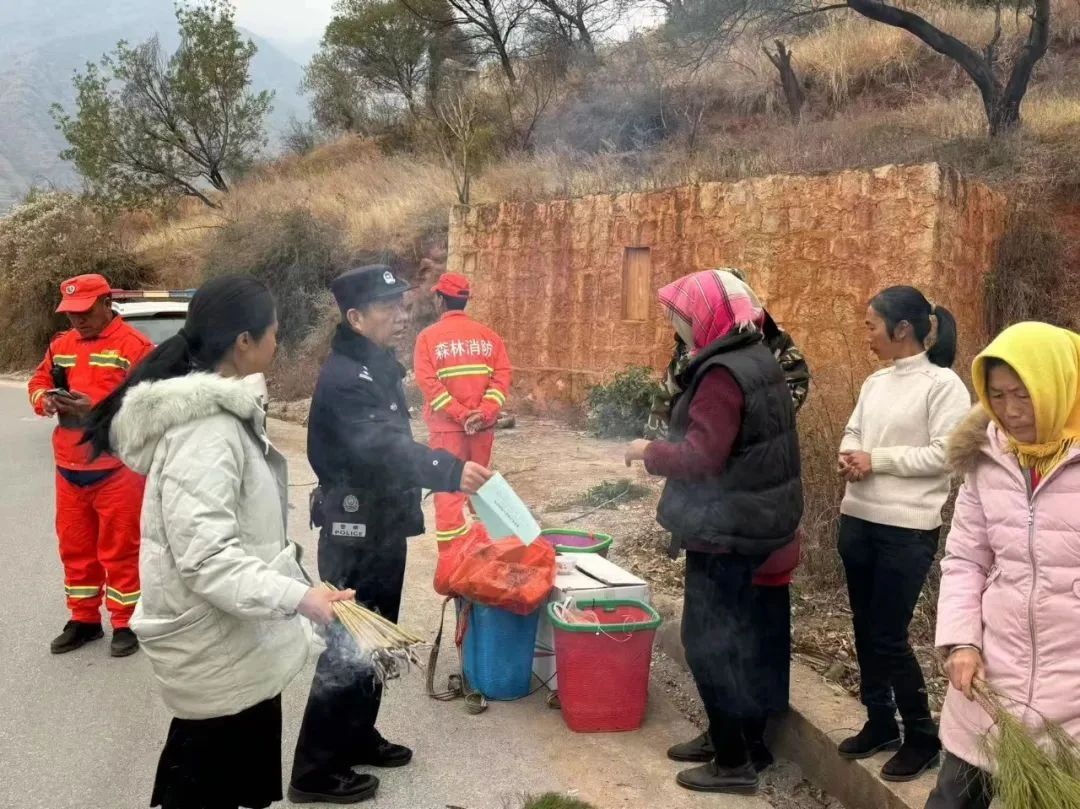 守护万家灯火 尽显平安底色——丽江公安圆满完成春节安保任务3.jpg