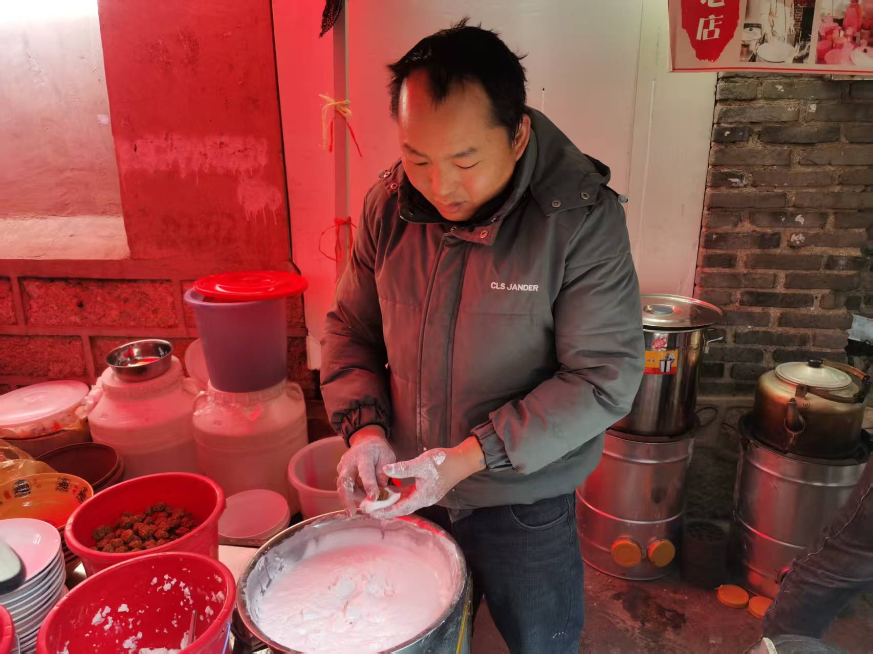 藏在忠义市场的 30 年汤圆小摊，今日元宵节，一起找回儿时味道3.jpg