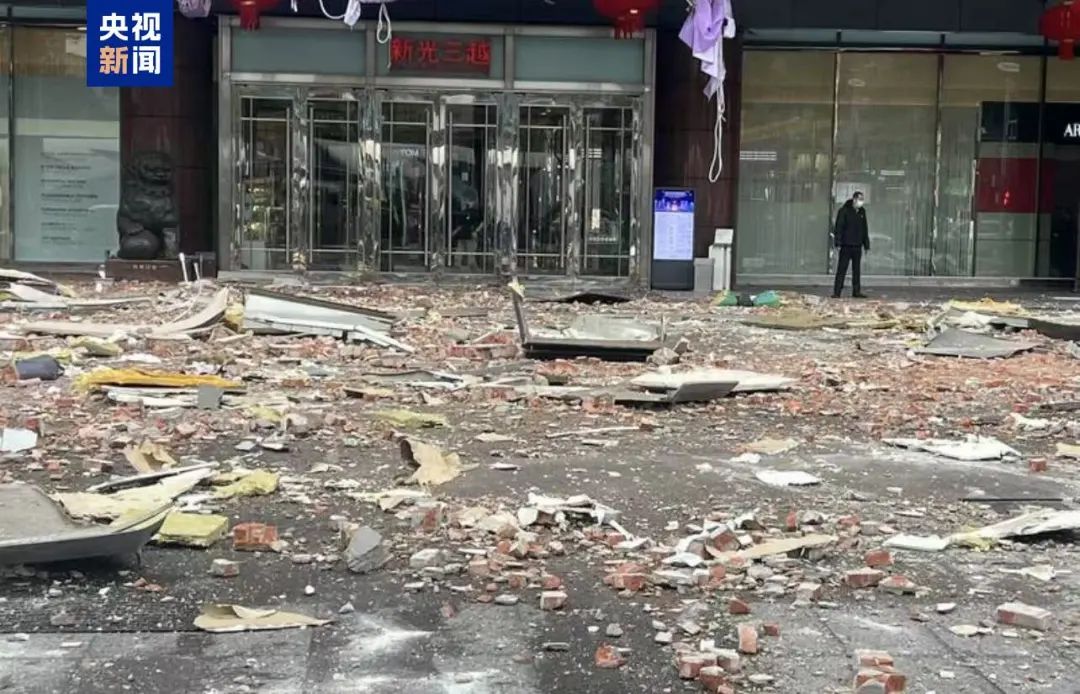 台湾一商场发生爆炸 已致5死11伤.jpg