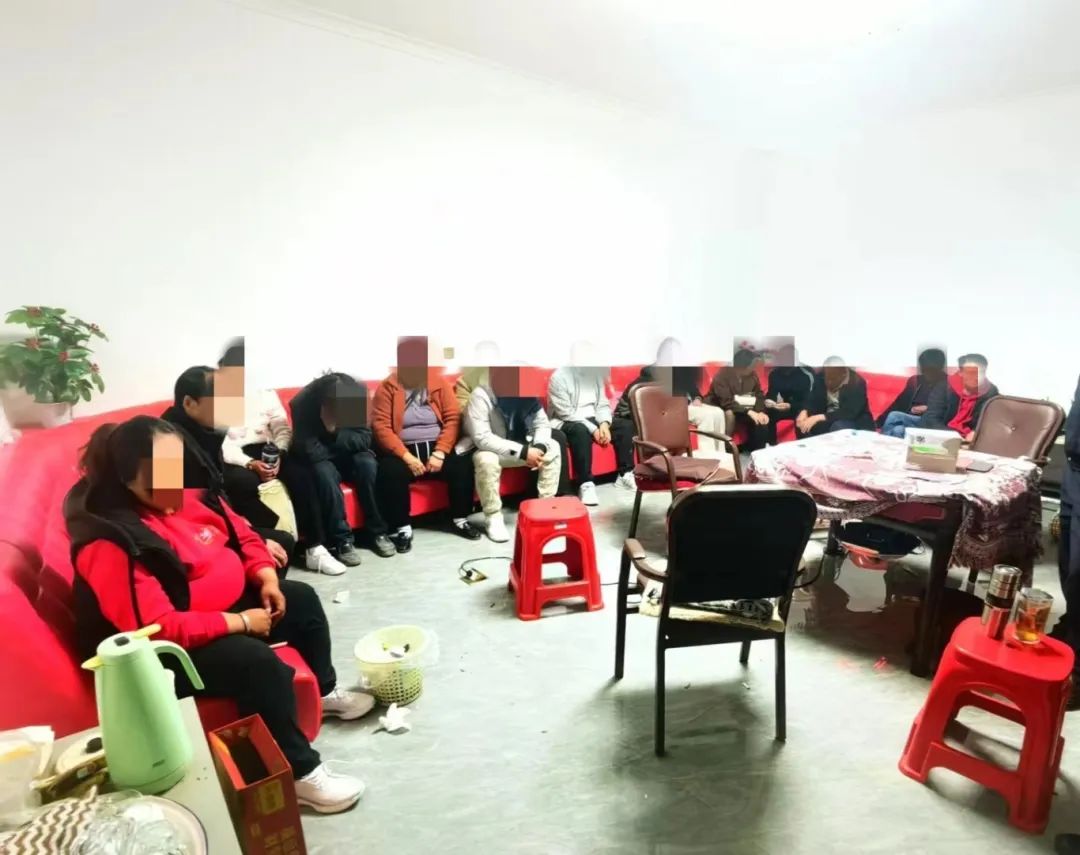 17万赌资！14人落网！宁蒗县跨所联动捣毁乡村地下赌场 (2).jpg