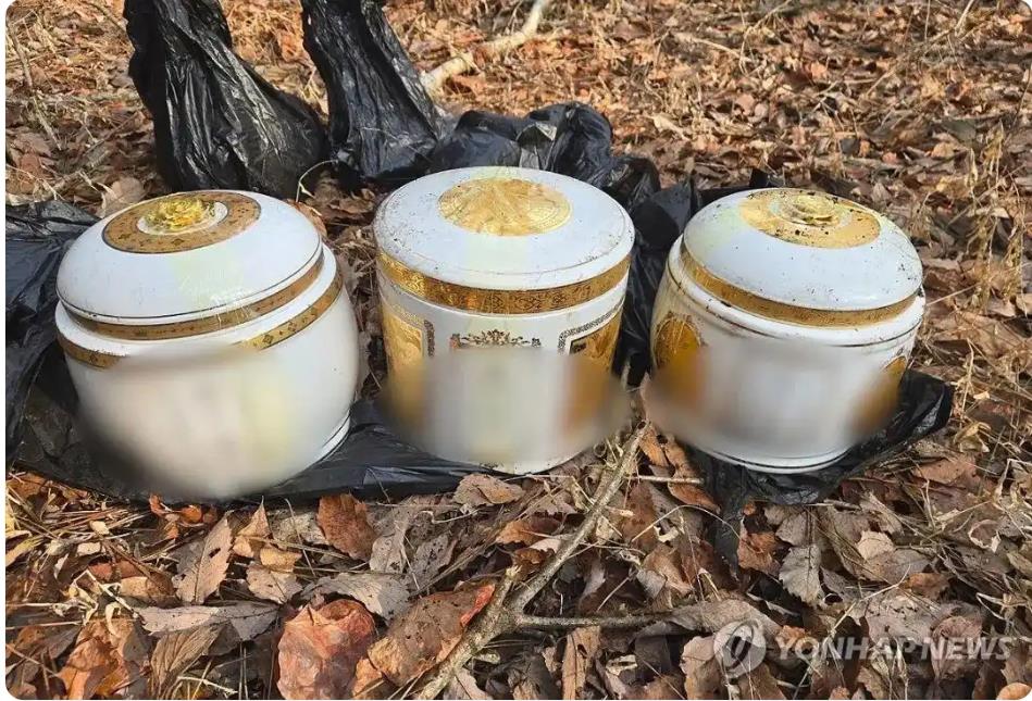 2名中国男子夜潜韩国寺庙偷骨灰 勒索200万美元2.jpg