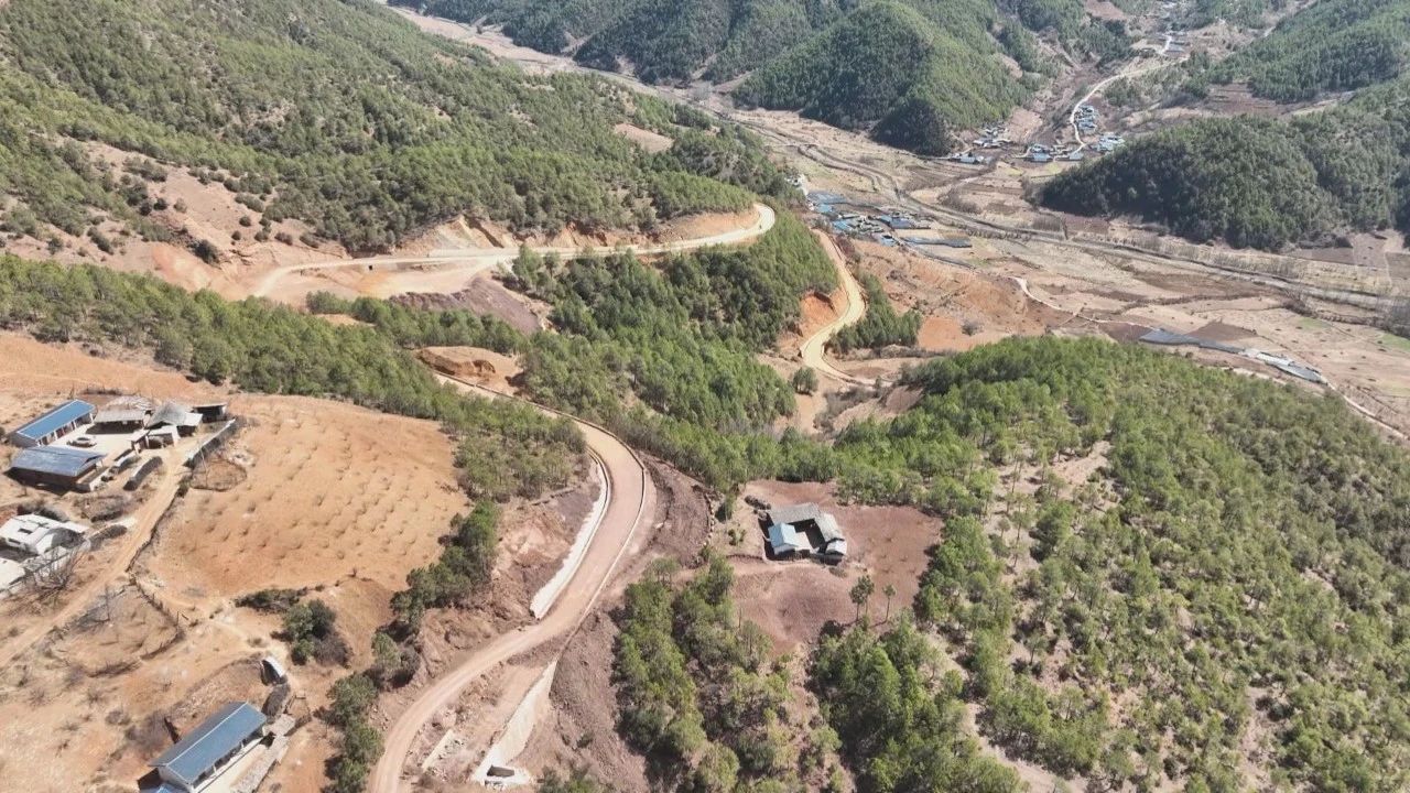 预计国庆节前通车！丽江一通乡三级公路提升改造工程进入冲刺阶段1.jpg