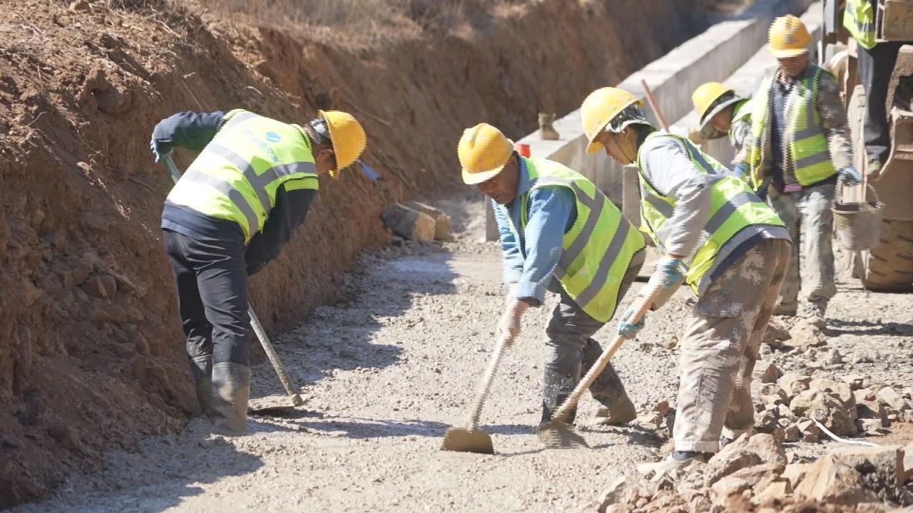 预计国庆节前通车！丽江一通乡三级公路提升改造工程进入冲刺阶段2.jpg