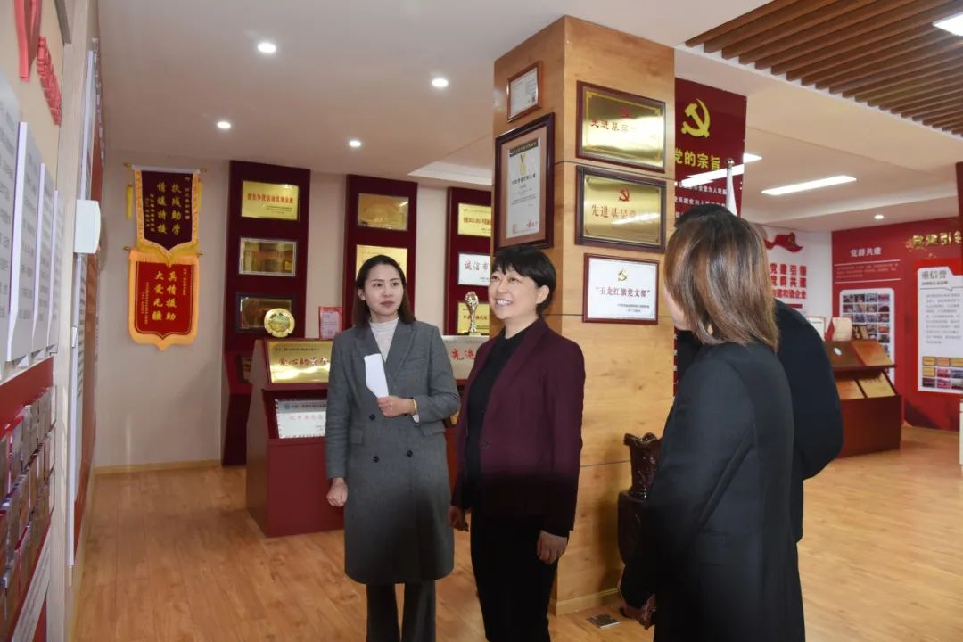 浦虹勉励全市妇女同胞：争做新时代的发光者 为丽江高质量发展贡献巾帼力量 (2).jpg