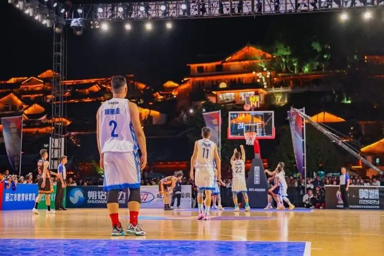 篮球激情碰撞纳西文化  16支队伍雪山脚下角逐冠军 (2).jpg