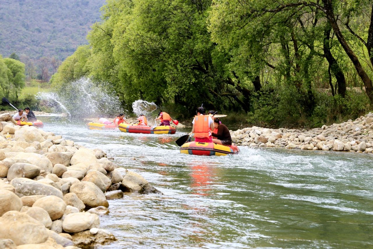 华坪县乌木河漂流节开启，畅享山水间的激情与清凉2.jpg