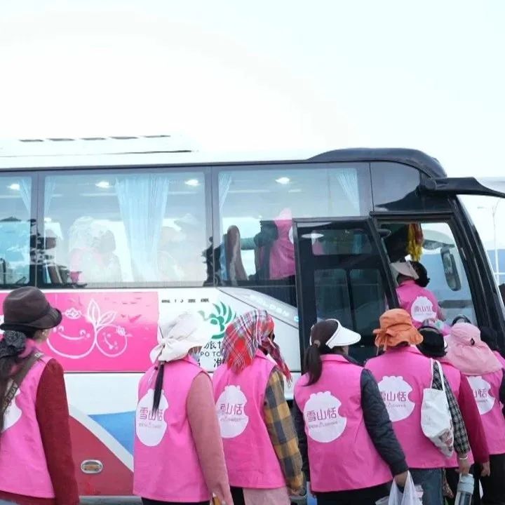 提供33 万人次就业服务，玉龙县雪山恬就业“幸福里”社区正式揭牌3.jpg