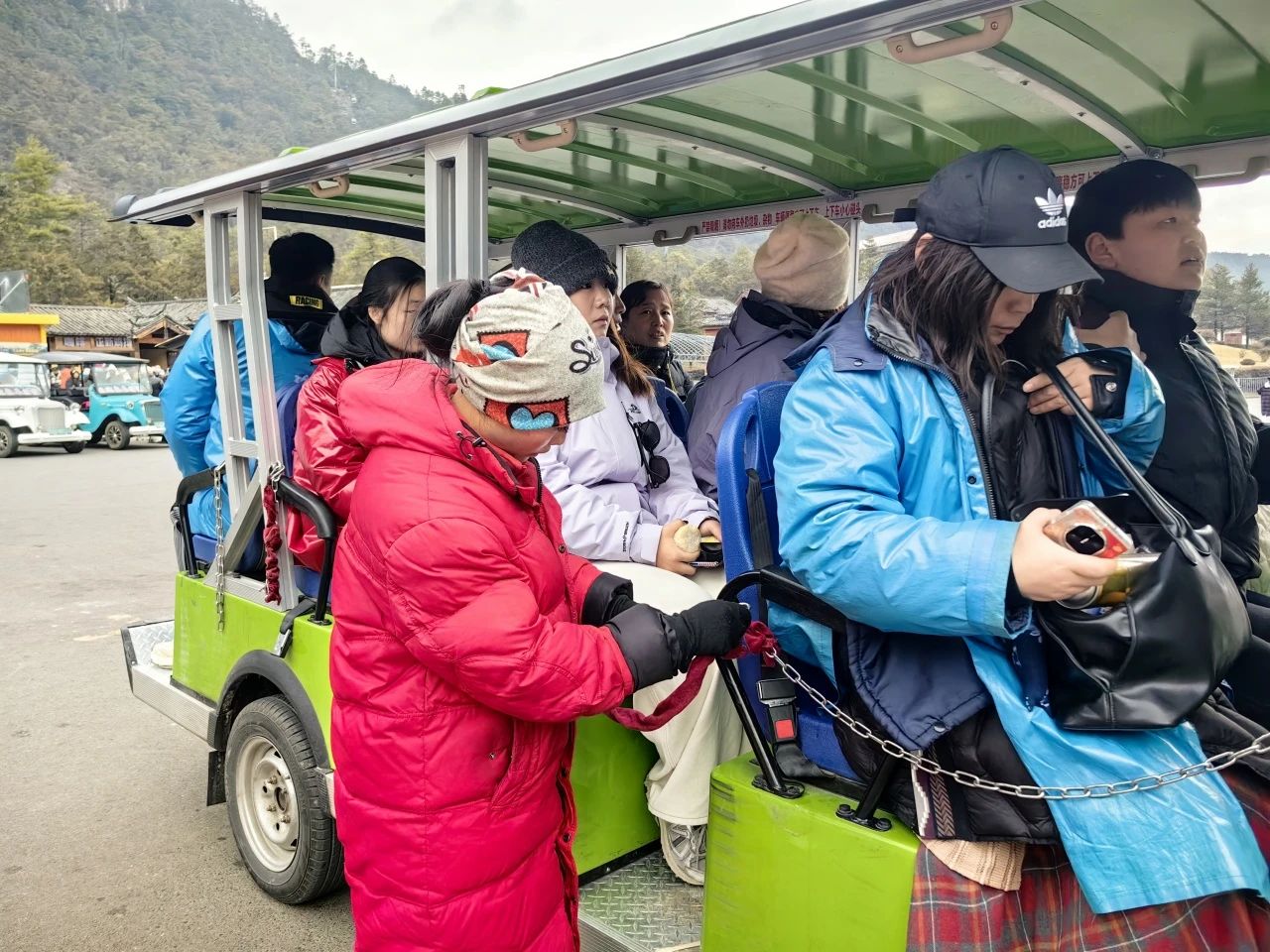 服务无小事 细节见真心，玉龙雪山连获游客表扬信1.jpg