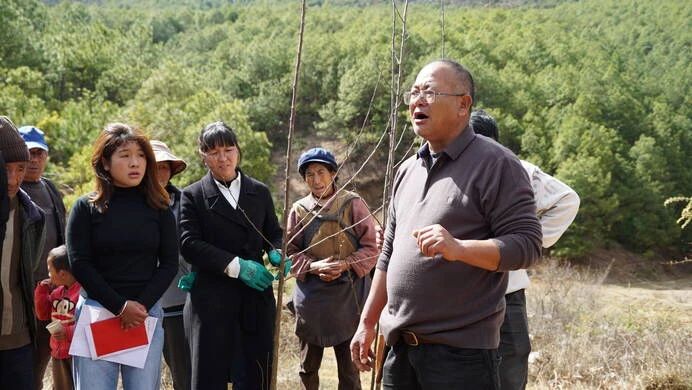 小果子撬动大产业 古城区举办海棠果种植技术培训2.jpg