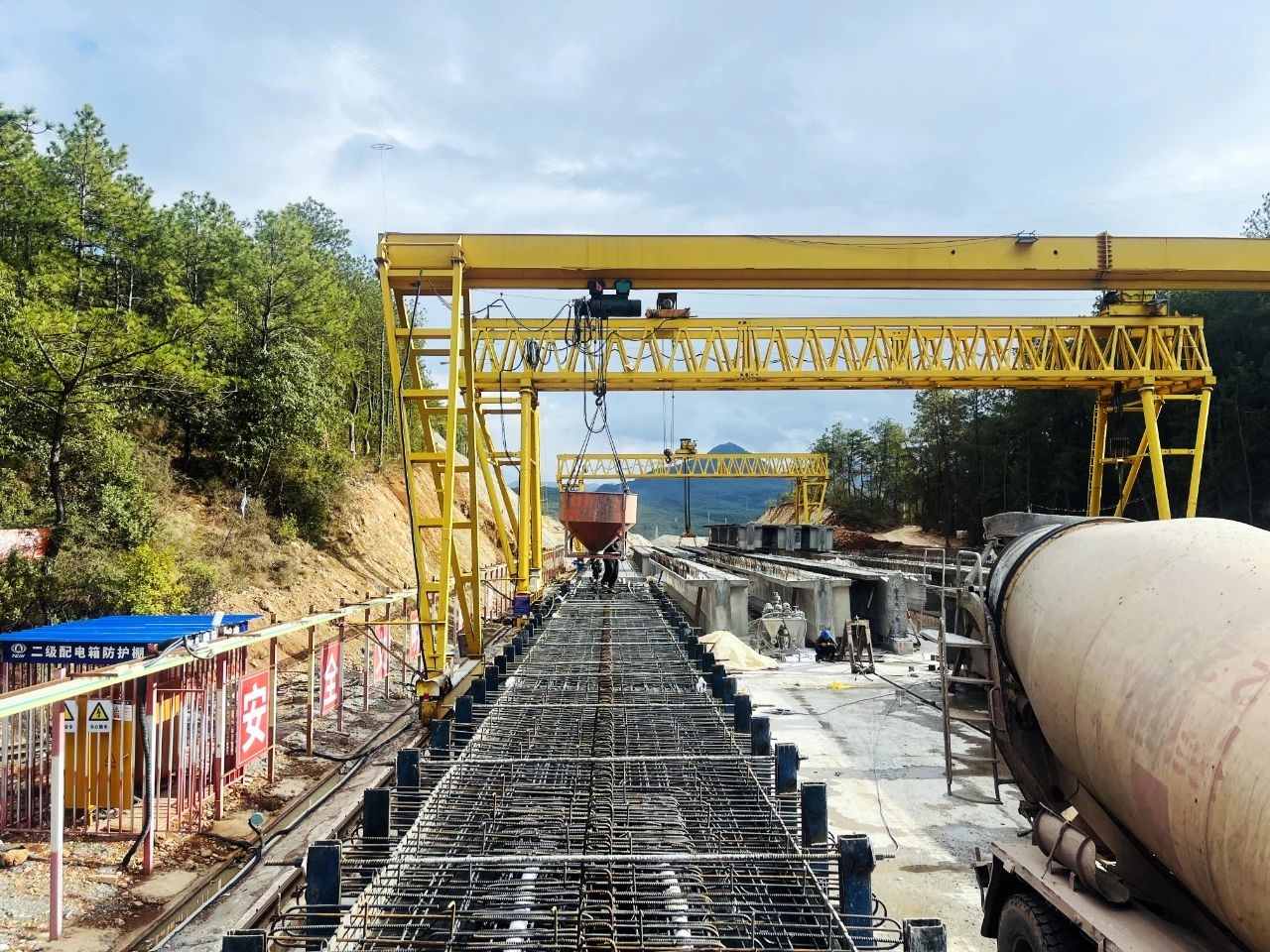 重要进展！古宁高速土建三分部T梁预制任务圆满完成2.jpeg