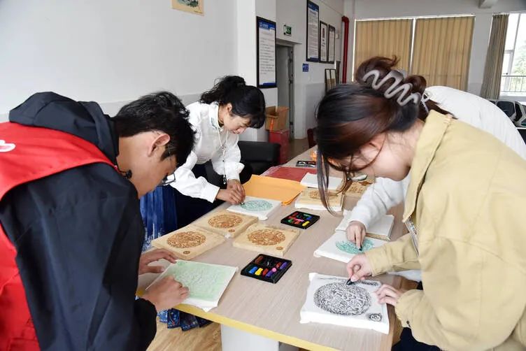 古城区图书馆“4.23 全民阅读”系列活动开启，解锁多维书香体验 (1).jpg