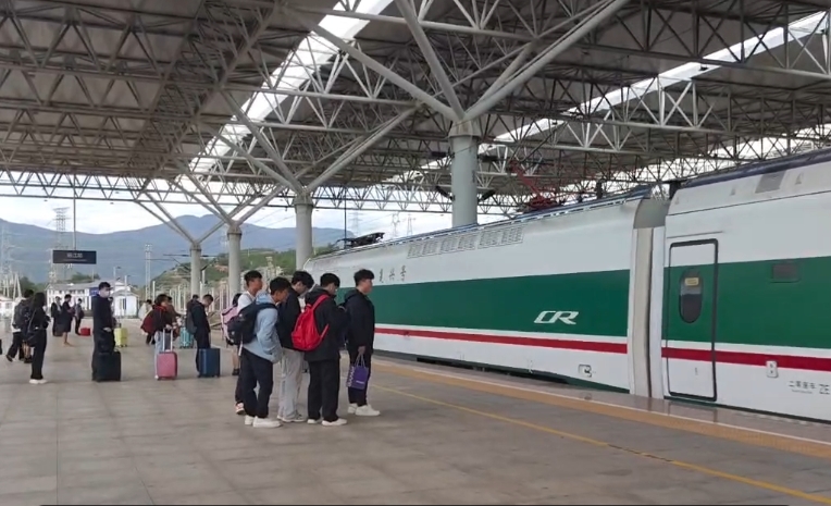 别再原价买火车票！昆大丽线新票制  通勤旅游双省钱  省下的钱能多玩几天！ (1).png