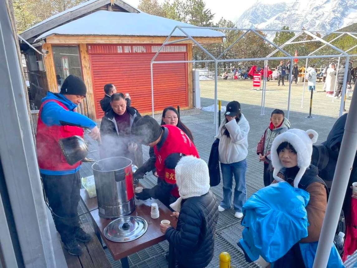 比风景更美的是人心！这个五一，玉龙雪山工作人员收获满屏感谢信4.jpeg