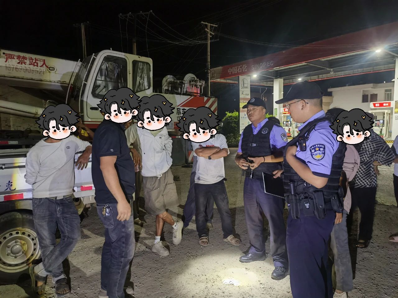 30吨西瓜交易陷僵局 民警深夜调解4个小时！.jpg