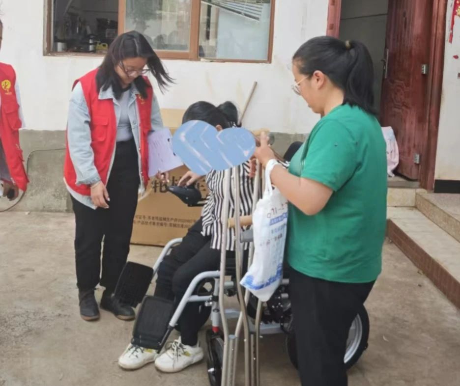 无障碍设施“搭”起幸福阶梯，束河助残行动“织”就温暖网络3.jpg