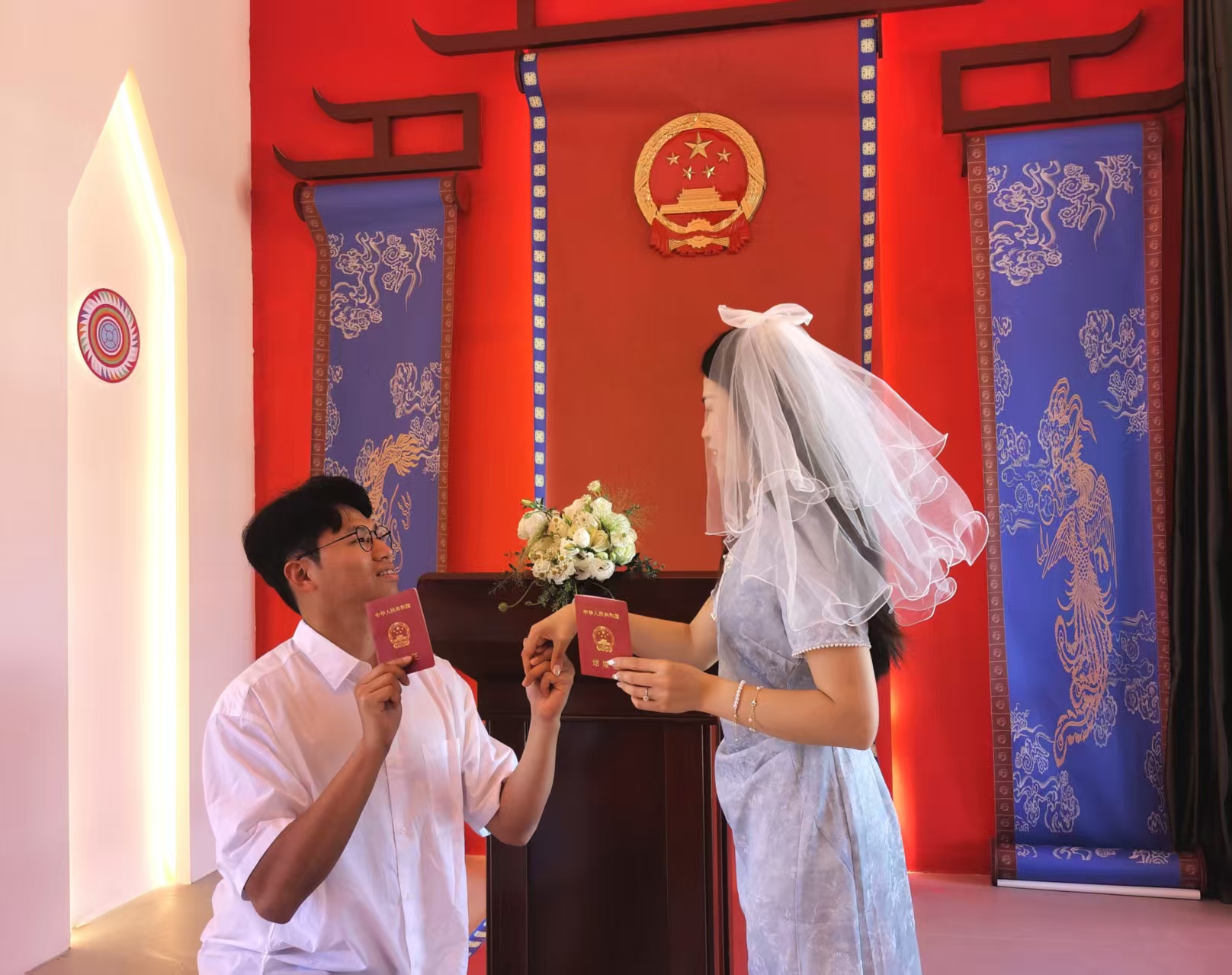 福建新人飞赴丽江“520 领证”：“不用户口本，雪山见证我们的五年爱情”5.jpg