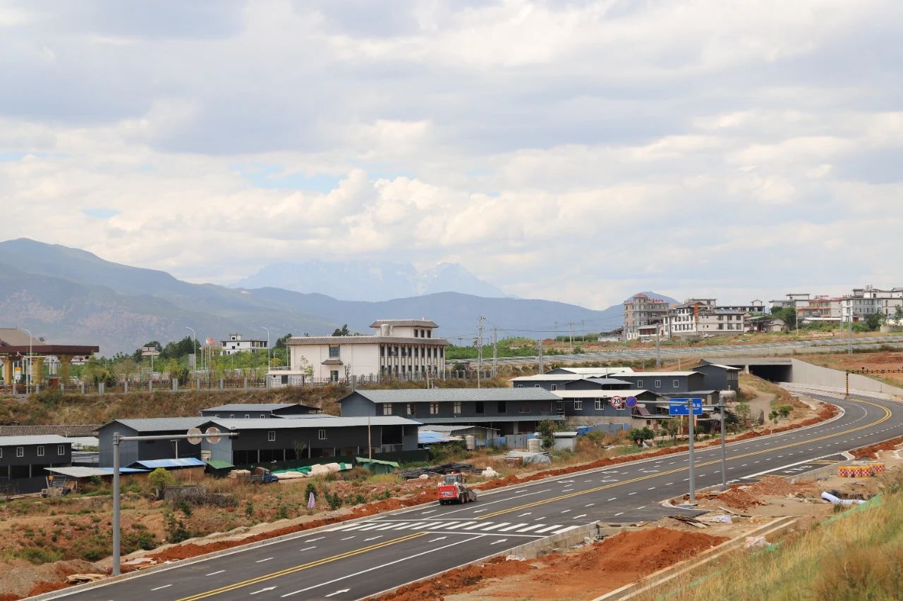 丽江机场24米道 5月20日开放试通车了4.jpg