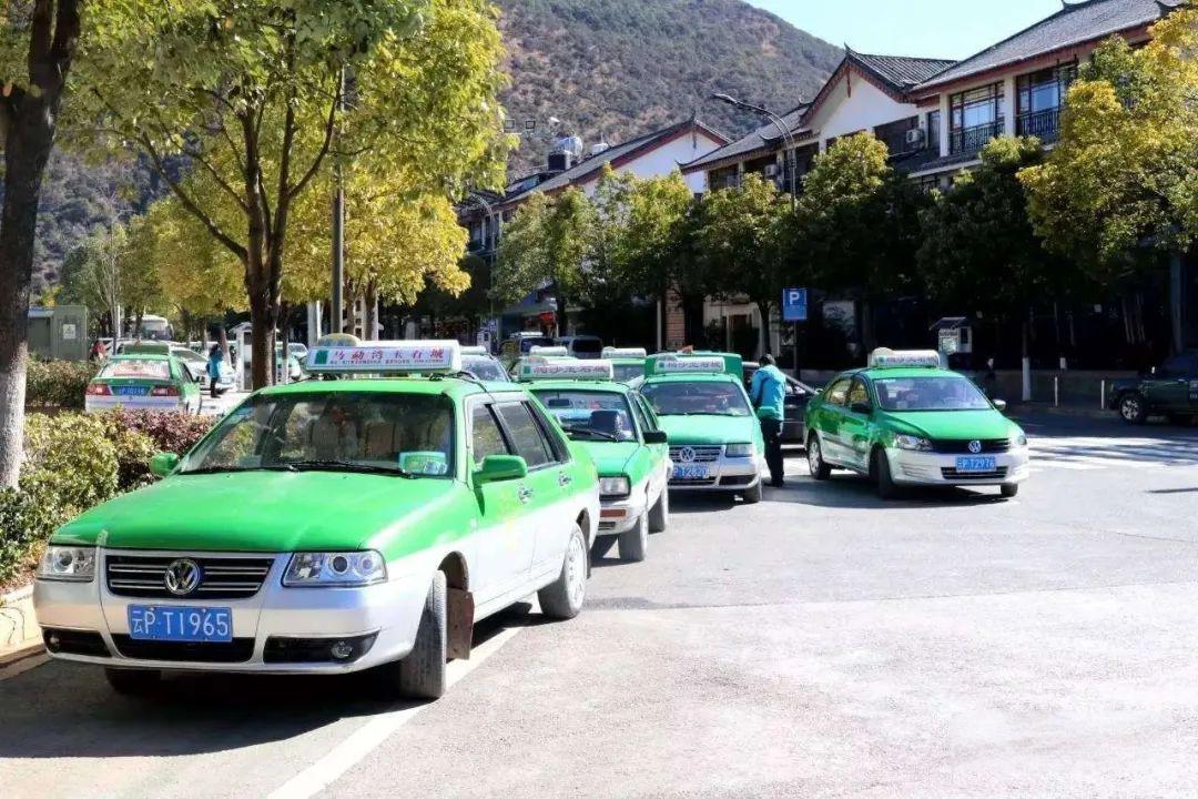 从手机、相机到千元现金！丽江出租车司机 5 月拾金不昧物品大公开.jpeg