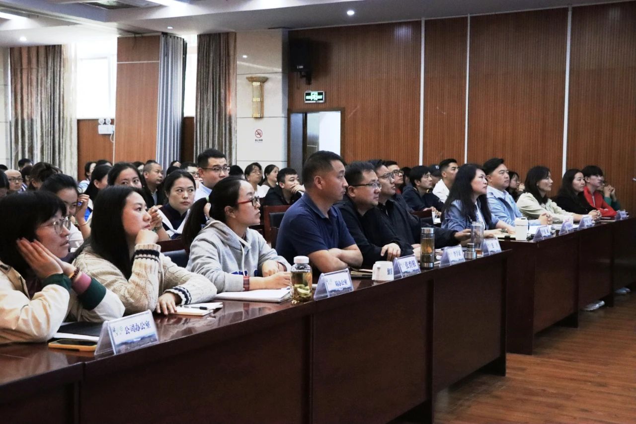 15名优秀导游丽江古城开讲 深情演绎“我的丽江·我们的故事”1.jpg