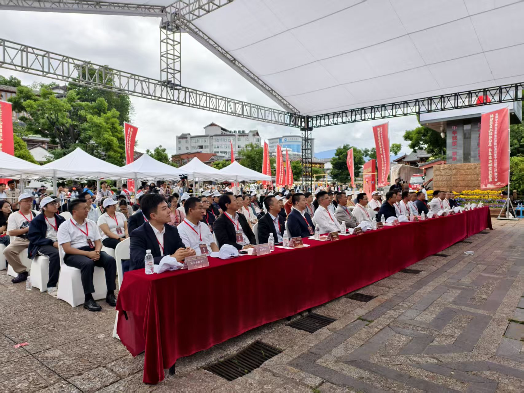 企业融资“活水”到  全国中小微企业资金流信用信息共享平台（丽江站）推介会圆满举行 (7).jpg