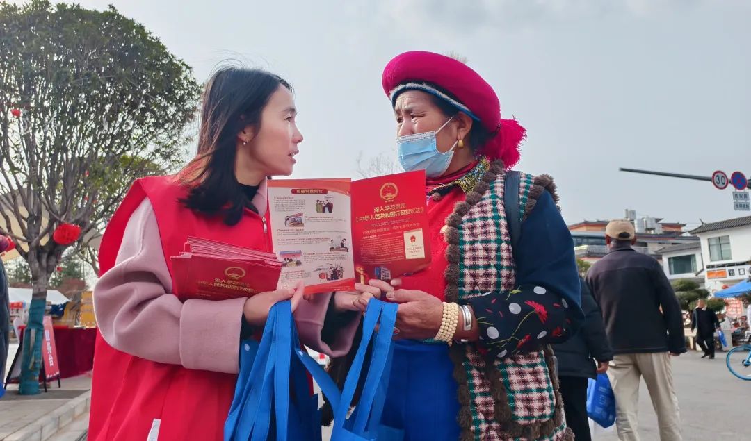 丽江法治先锋沈晓艳：以复议为民之心 绘就法治建设新篇.jpg