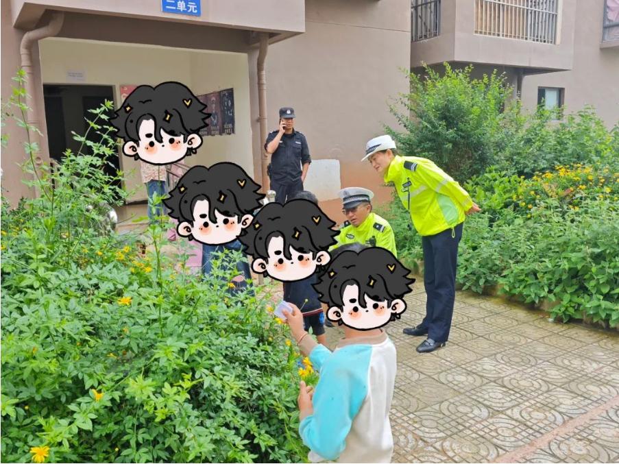 暴雨中的温暖守护，丽江警方雨中救助迷路儿童2.jpeg