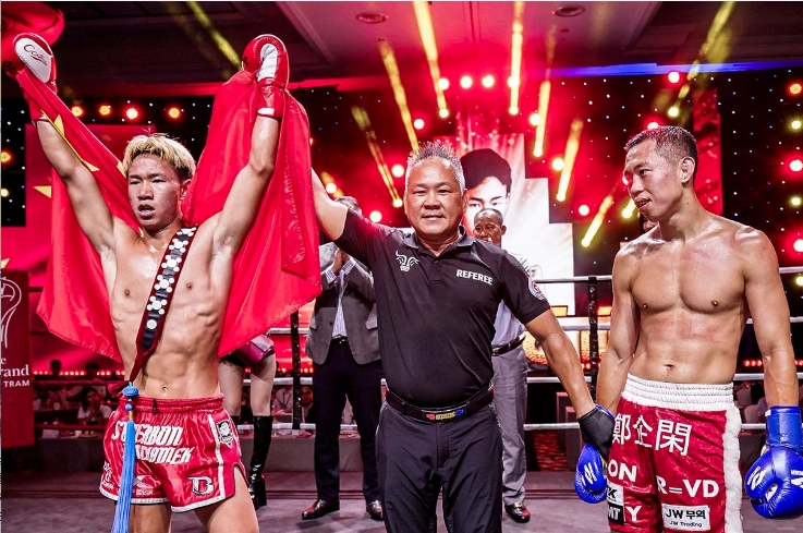 17岁彝族少年KO韩国选手！丽江小将勇夺国际搏击冠军1.png