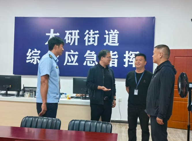 丽江古城：暑期高峰送关怀 一线坚守暖人心 (3).png