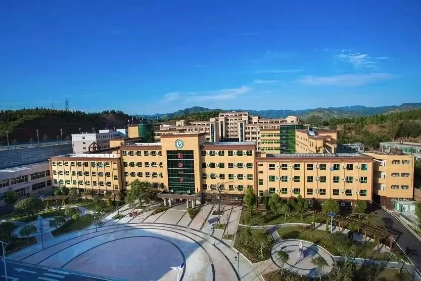 7500元天价网课费引争议，共享教育还是糊涂账？