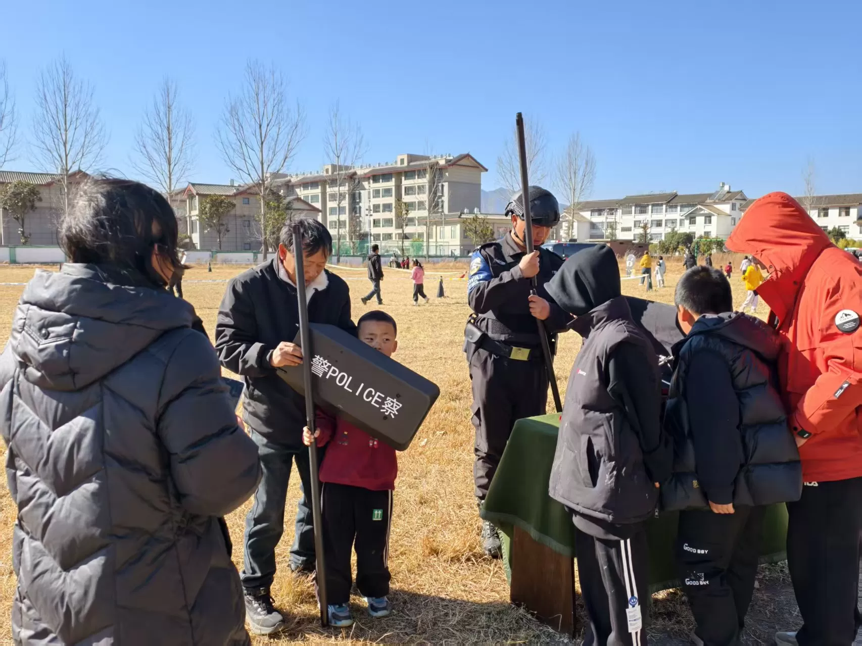 解锁警营新体验 丽江这场开放日让平安触手可及