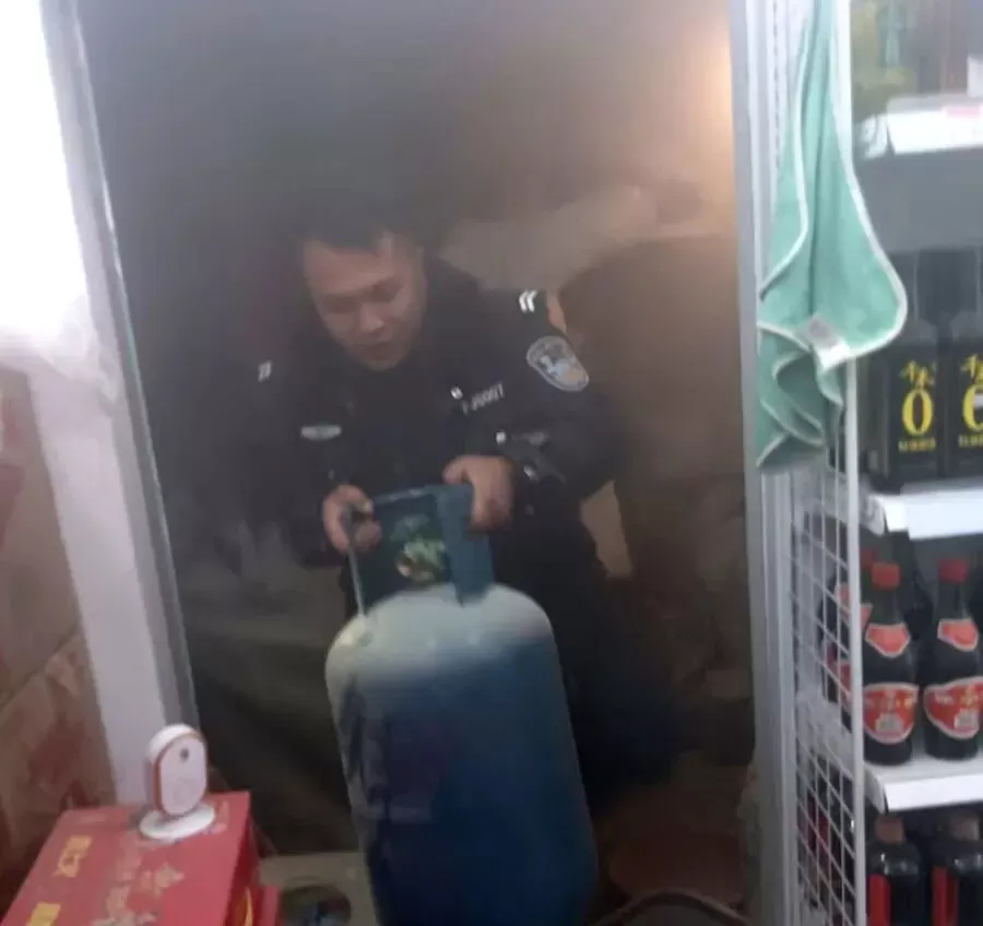 炖肉离个岗，油锅差点烧了房