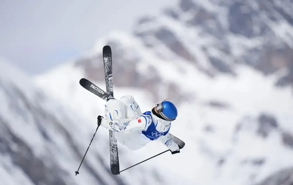 不仅是0.38分的差距！谷爱凌的银牌，闪耀着超越金牌的光芒